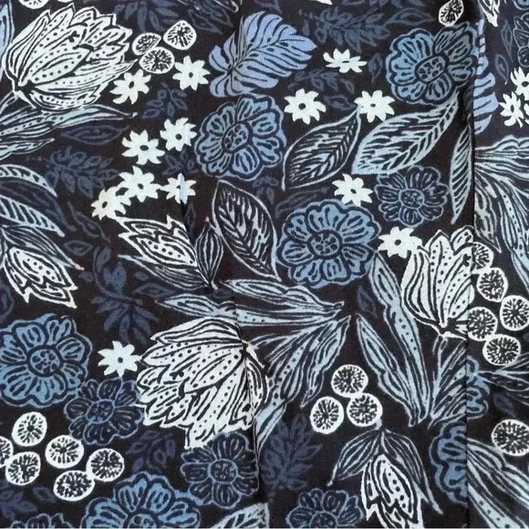 J. Jill Blue Floral Skirt Size Small A-Line Cotton Lightweight Stretch Short - Picture 6 of 6